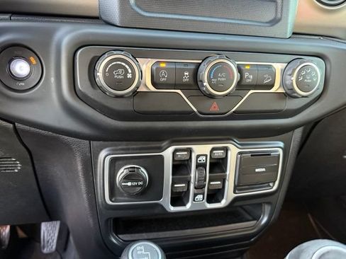 Used 2018 Jeep Wrangler Unlimited Sport S AWD/4WD image 2