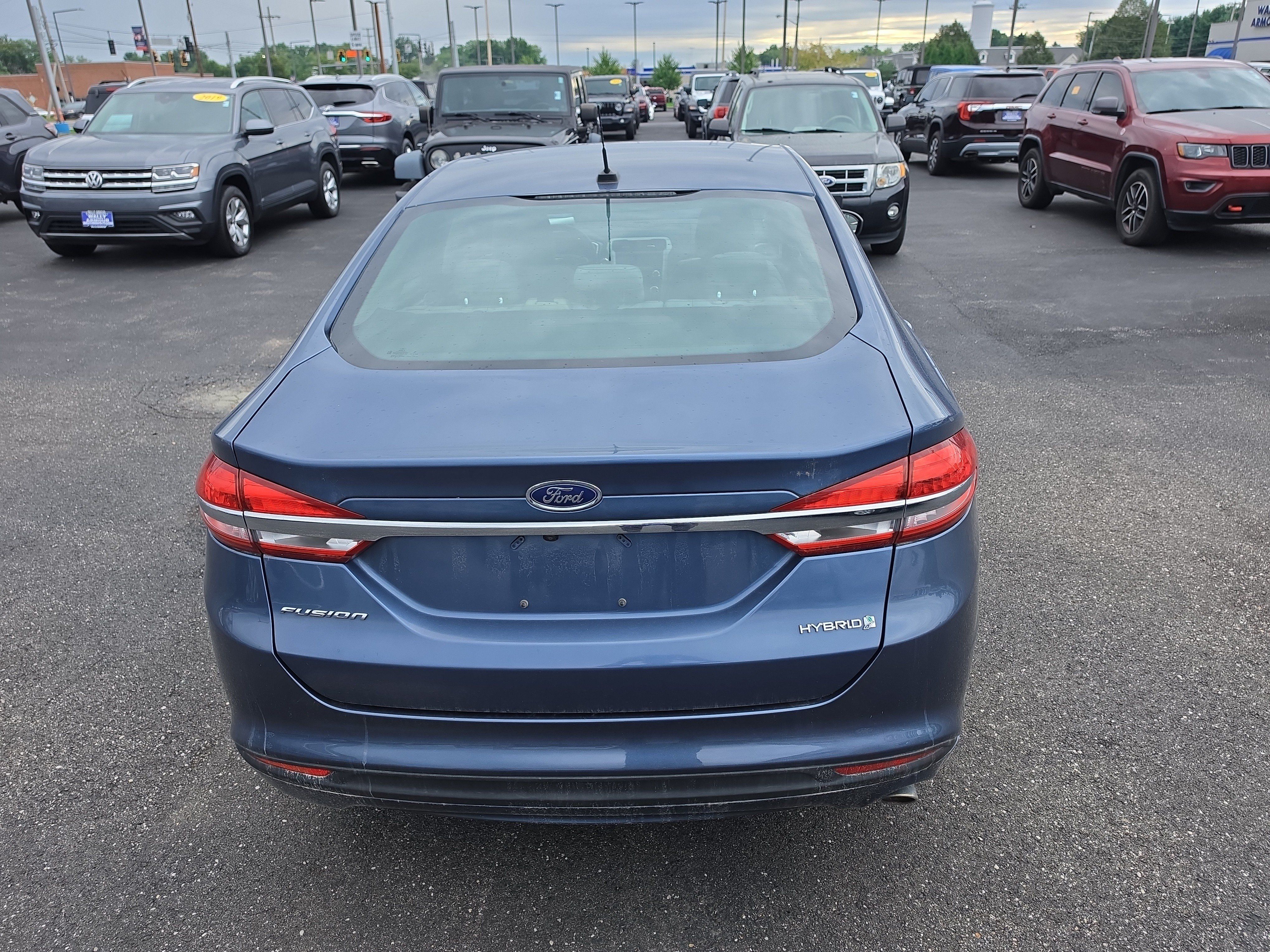 Used 2018 Ford Fusion S FWD image 4