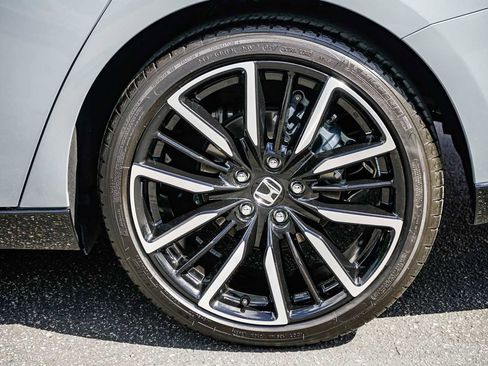 Used 2025 Honda Accord Touring image 10