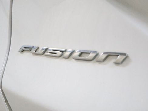 Used 2017 Ford Fusion SE FWD image 20