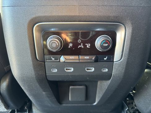 Used 2021 Chevrolet Suburban High Country w/ Premium Package image 33