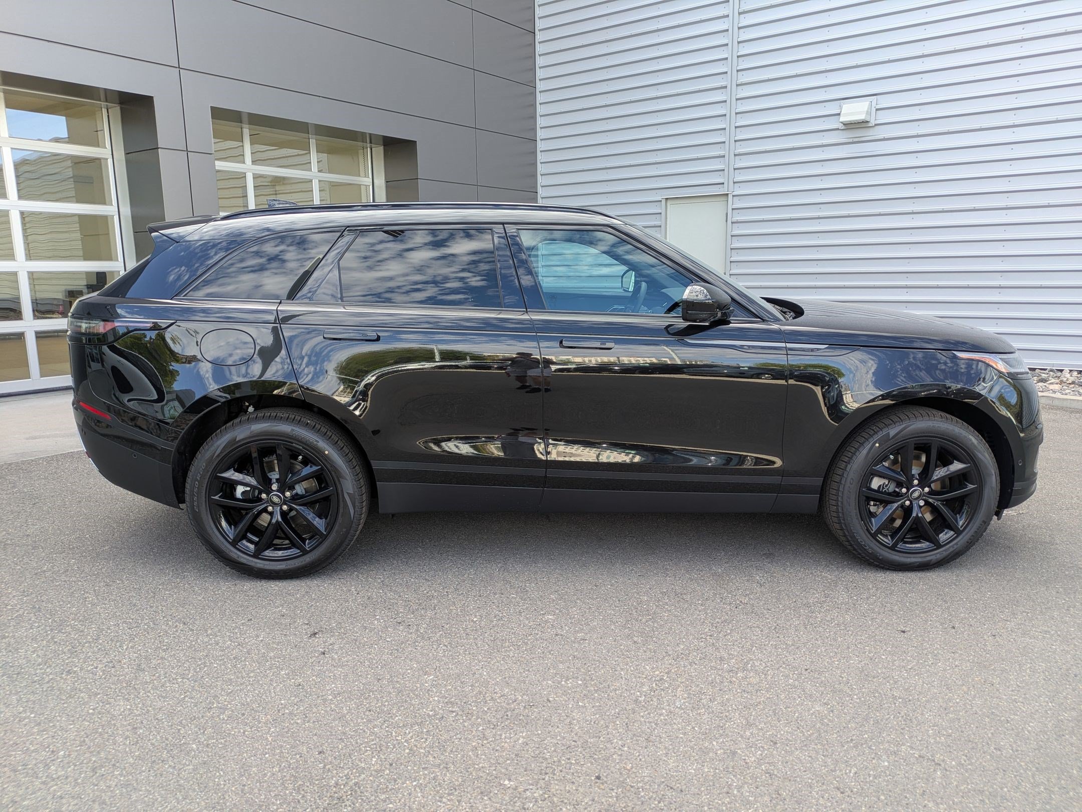 New 2026 Land Rover Range Rover Velar S AWD/4WD image 4