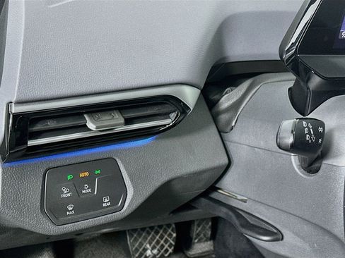 Used 2022 Volkswagen ID.4 Pro S RWD image 16