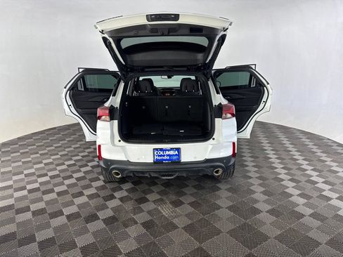 Used 2023 Chevrolet TrailBlazer RS w/ Sun and Liftgate Package AWD/4WD image 17