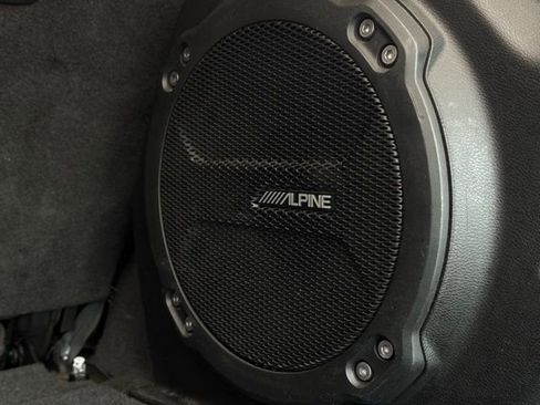 Used 2018 Jeep Wrangler Unlimited Sahara image 11