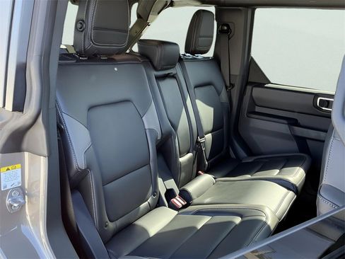 Certified 2025 Ford Bronco Outer Banks w/ Sasquatch Package image 17