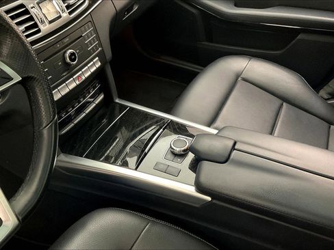 Used 2016 Mercedes-Benz E 350 4MATIC Sedan image 17
