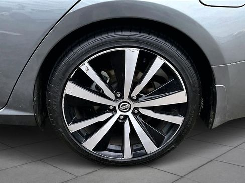 Used 2020 Nissan Altima 2.5 SR w/ Premium Package image 10