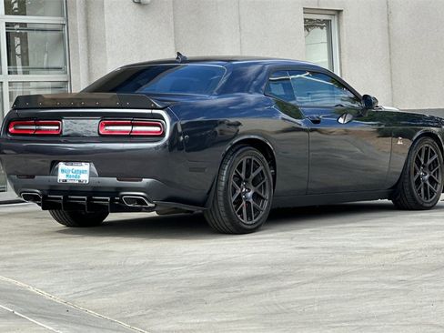 Used 2018 Dodge Challenger R/T Scat Pack w/ Leather Interior Group image 7