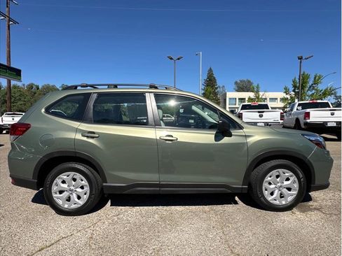 Used 2019 Subaru Forester w/ Alloy Wheel Package image 9