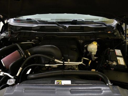 Used 2016 RAM 1500 Express RWD image 9