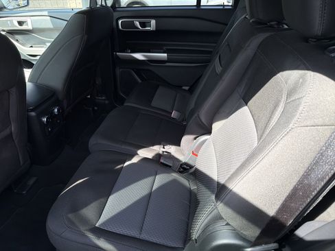 Used 2023 Ford Explorer XLT AWD/4WD image 23