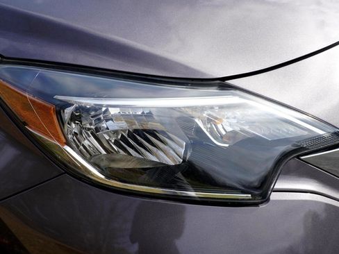 Used 2018 Nissan Versa Note S FWD image 9