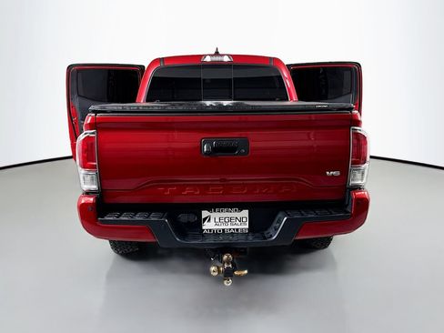 Used 2022 Toyota Tacoma TRD Sport w/ TRD Premium Sport Package AWD/4WD image 22