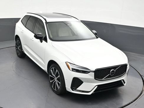 Used 2024 Volvo XC60 B5 Plus w/ Protection Package Premier AWD/4WD image 26
