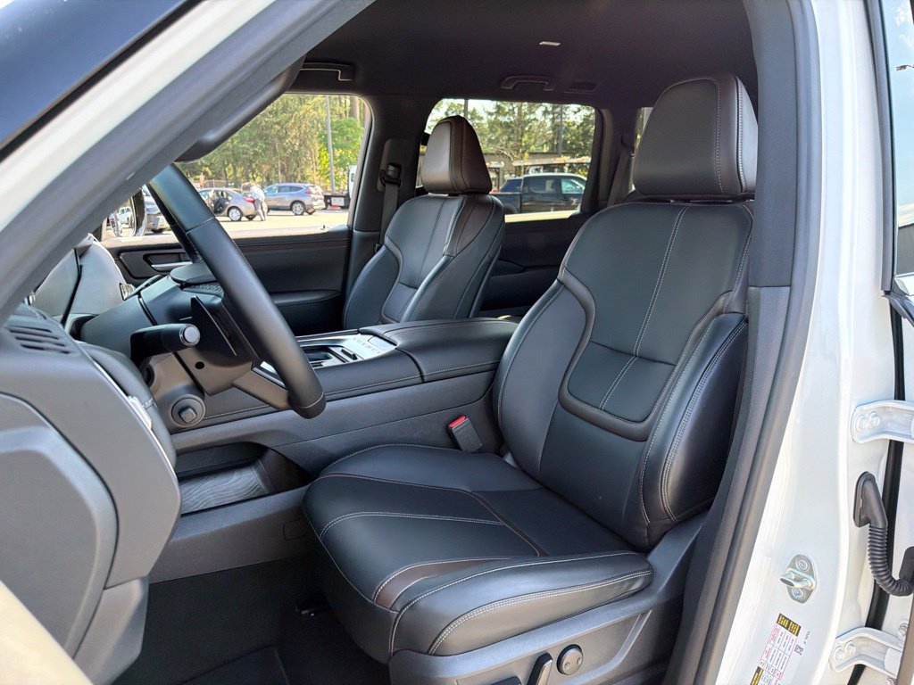 Certified 2025 Nissan Armada SL w/ Captain's Chari Seat Package AWD/4WD image 18