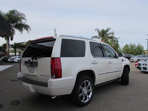 Used 2008 Cadillac Escalade AWD image 6