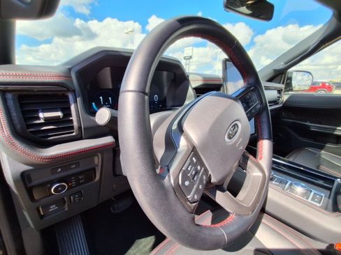 Used 2024 Ford Expedition Max Limited AWD/4WD image 9