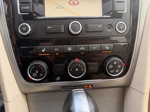 Used 2014 Volkswagen Passat TDI SE image 38