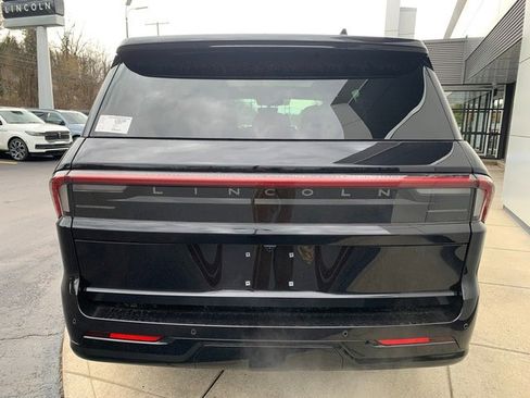 New 2026 Lincoln Navigator Reserve w/ Jet Appearance Package AWD/4WD image 11