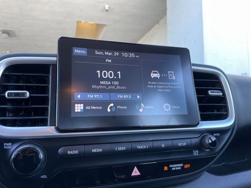 Used 2025 Hyundai Venue SEL image 20