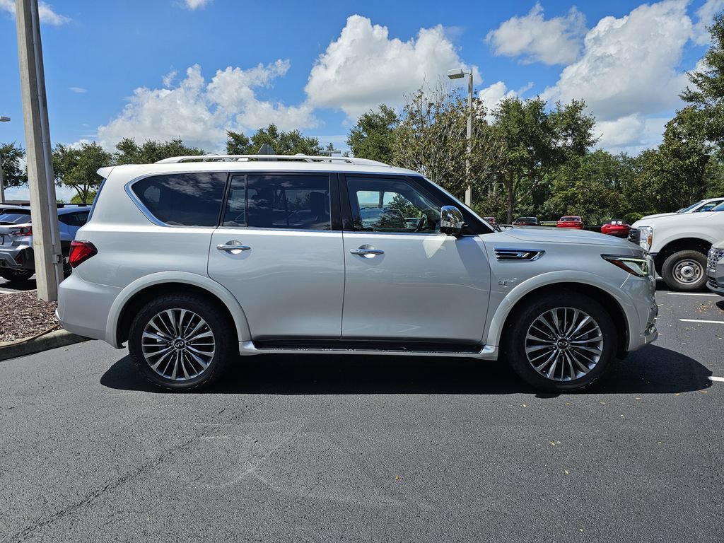 Used 2018 INFINITI QX80 4WD w/ Deluxe Technology Package image 2