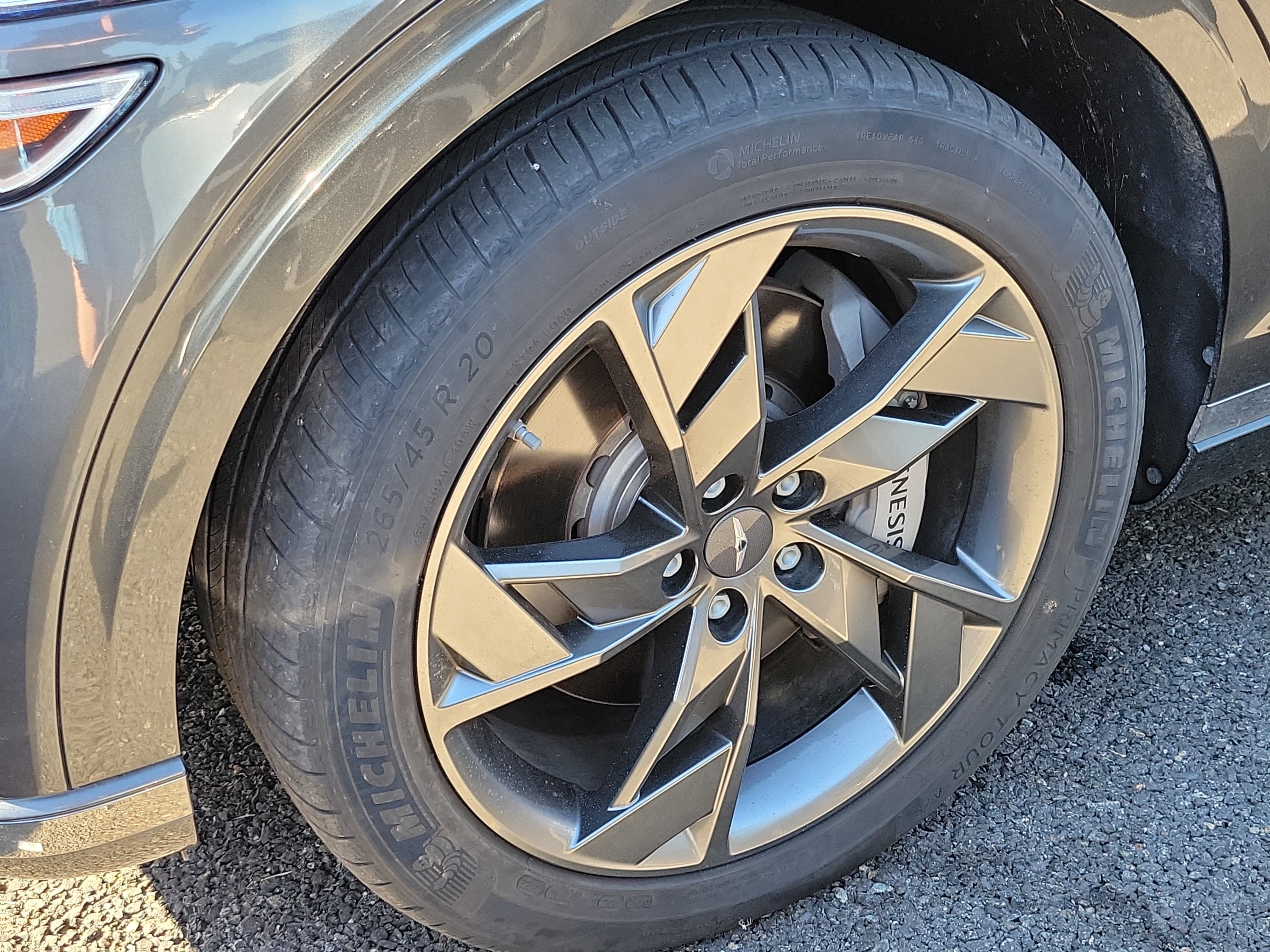 Used 2023 Genesis Electrified GV70 AWD/4WD image 2