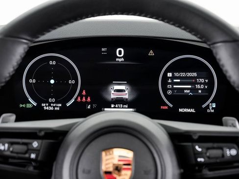 Used 2025 Porsche Cayenne image 17