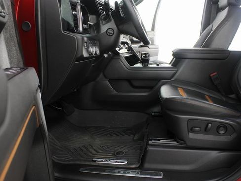 Used 2025 GMC Sierra 1500 AT4 w/ AT4 Premium Package image 21