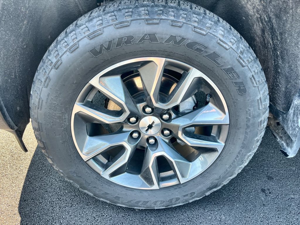 Used 2023 Chevrolet Silverado 1500 RST AWD/4WD image 31