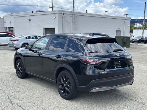 Used 2024 Honda HR-V Sport image 3
