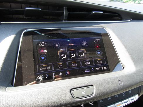 Used 2019 Cadillac XT4 Luxury AWD/4WD image 13