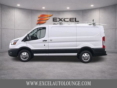 Used 2022 Ford Transit 250 Low Roof AWD image 3
