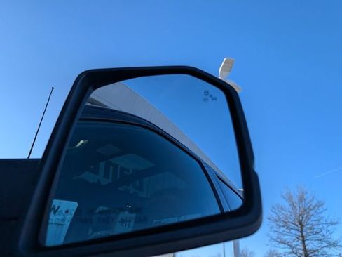 Used 2018 Ford F150 Lariat w/ Equipment Group 502A Luxury image 7