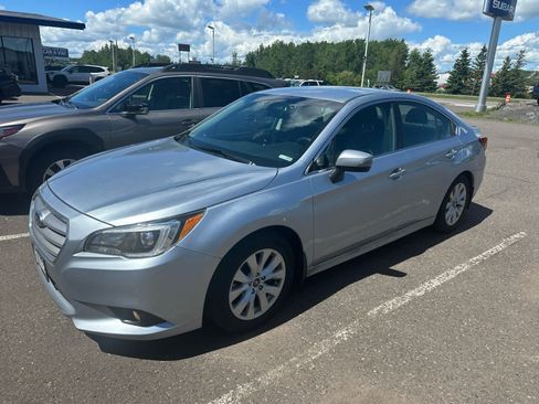 Used 2017 Subaru Legacy 2.5i Premium AWD/4WD image 2