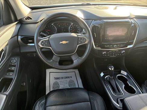 Used 2020 Chevrolet Traverse LT w/ LT Premium Package image 10