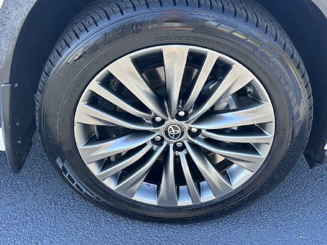 Used 2021 Toyota Highlander Platinum FWD image 9