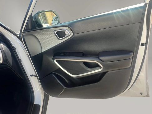Used 2022 Kia Soul LX w/ Technology Package FWD image 29