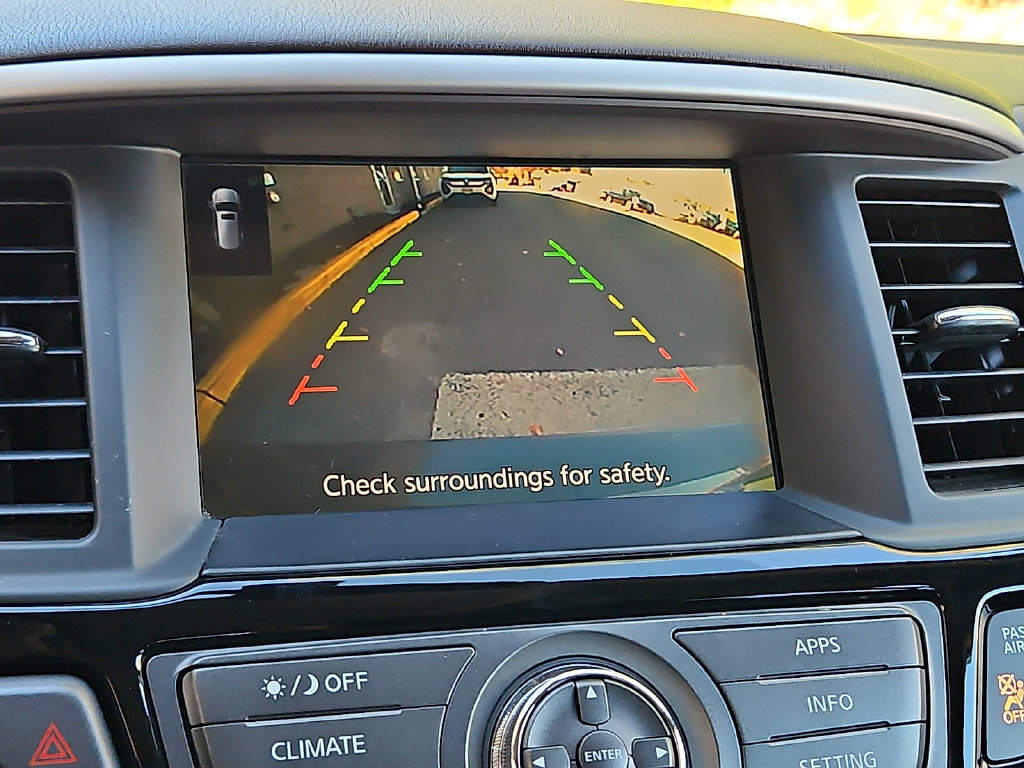 Used 2017 Nissan Pathfinder SV AWD/4WD image 18