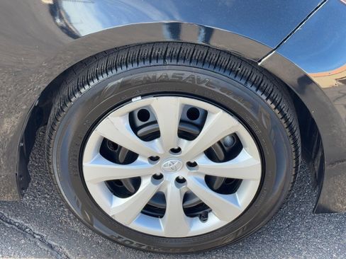 Used 2025 Toyota Corolla LE image 8