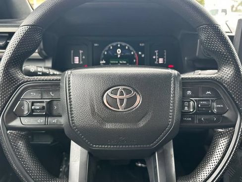 Used 2025 Toyota Tacoma SR5 AWD/4WD image 25