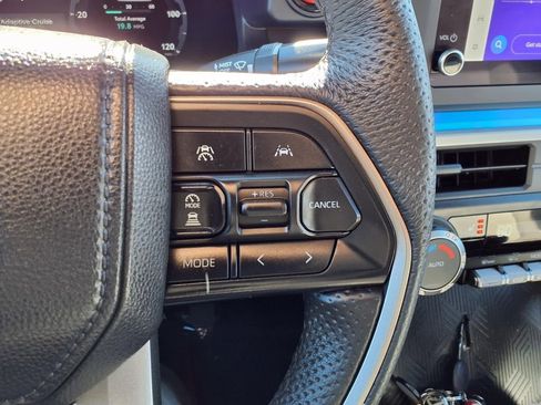 Used 2025 Toyota Tacoma TRD Off-Road image 14