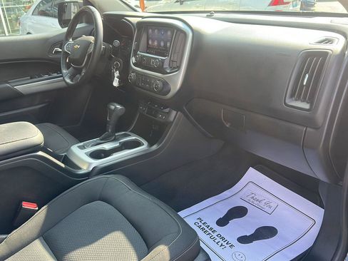 Used 2021 Chevrolet Colorado LT w/ LT Convenience Package AWD/4WD image 10