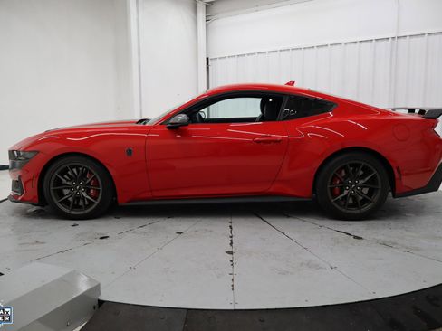 Used 2025 Ford Mustang Dark Horse image 9
