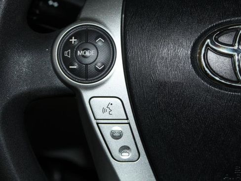 Used 2014 Toyota Prius Three image 13