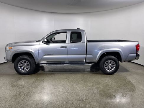 Used 2016 Toyota Tacoma SR5 image 6