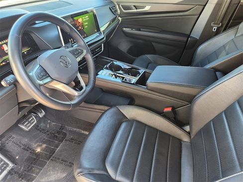 Used 2024 Volkswagen Atlas Cross Sport SEL R-Line image 6