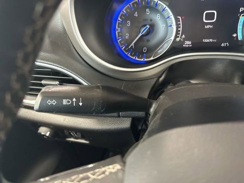 Used 2020 Chrysler Pacifica Touring-L w/ Advanced Safetytec Group AWD/4WD image 22