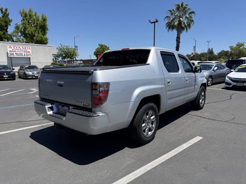 Used 2008 Honda Ridgeline RTX image 3