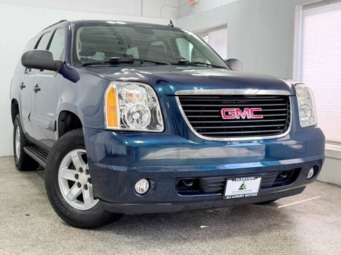 Used 2007 GMC Yukon SLT w/ SLT Preferred Equipment Group image 3